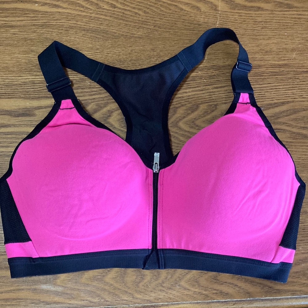 Victoria’s Secret Sport VSX Zip up Bra (size 38C)
